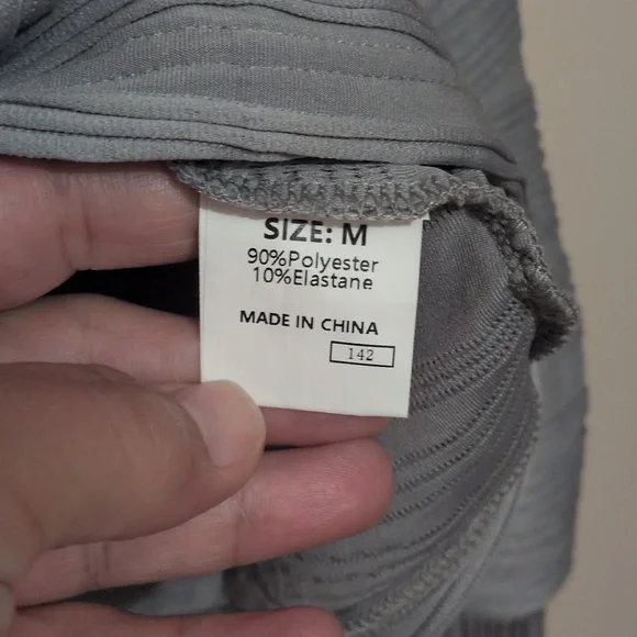 NWOT DOKOTOO women's gray zip-front textured shirt, size M - Picture 5 of 6